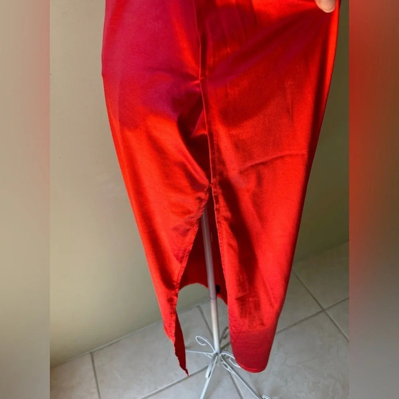 Satin red midi dress - Picture 4 of 6